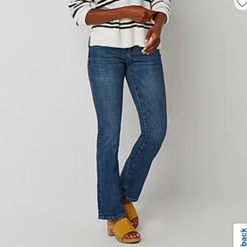 Like New! a.n.a Mid Rise Slim Fit Bootcut Jean 6T